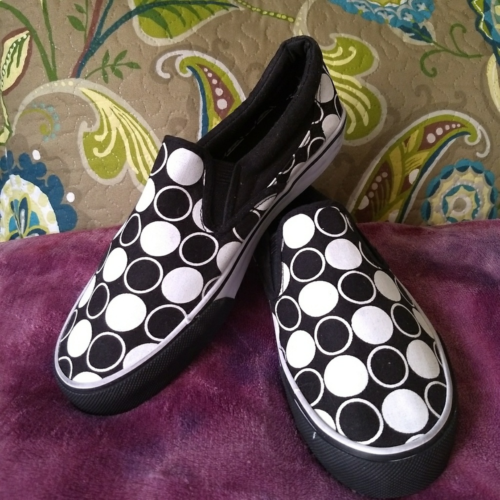 Airwalk Slip-ons NWOT